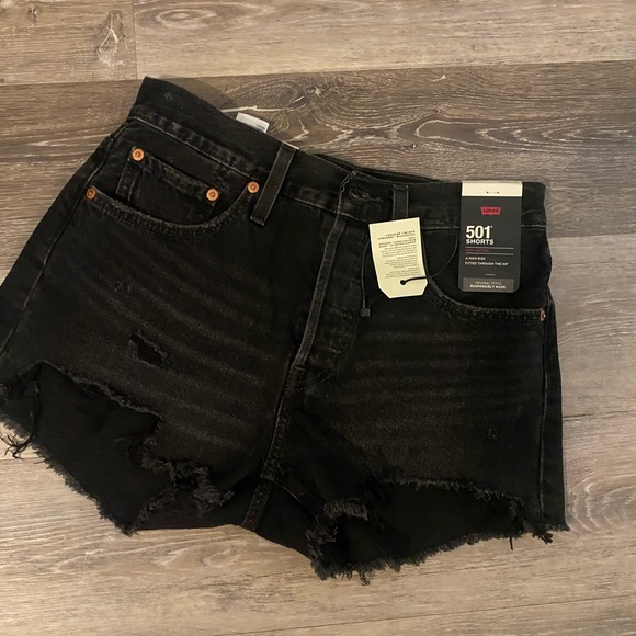 Levi 501 black Jean shorts - Picture 1 of 4